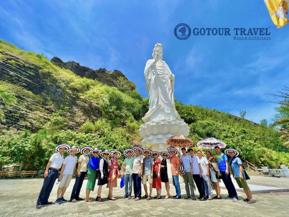 Thắng cảnh chùa Đục - tour đảo Lý Sơn