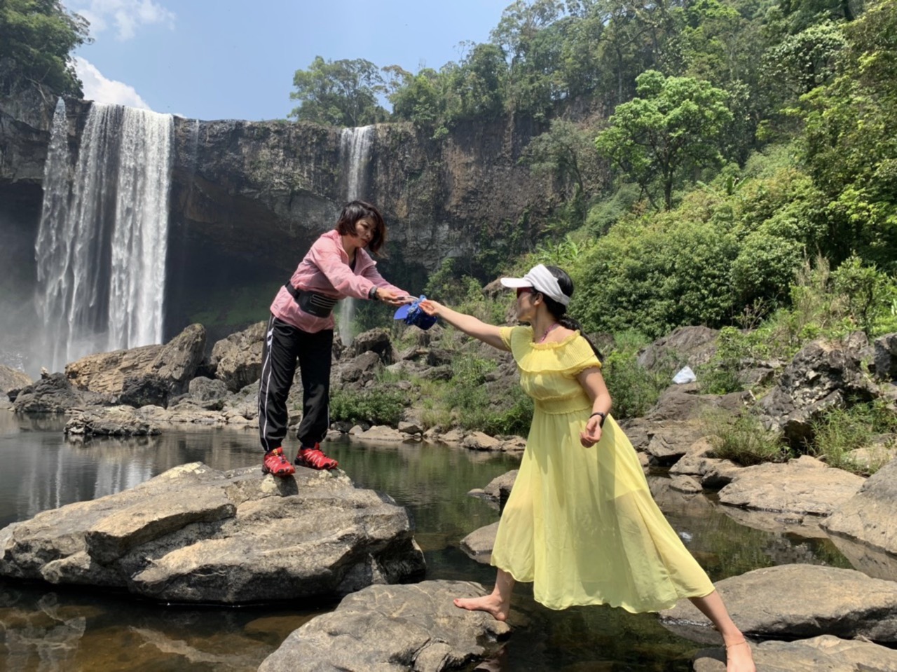 Vẻ đẹp của du khách và thiên nhiên