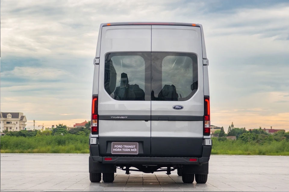 Cho thuê xe Ford Transit 18 chỗ 2024